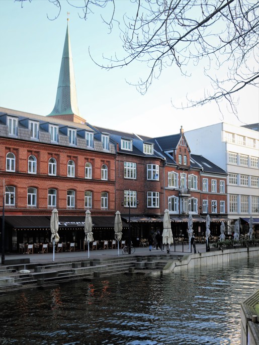 Detailbutikker og bygninger ved Aarhus å